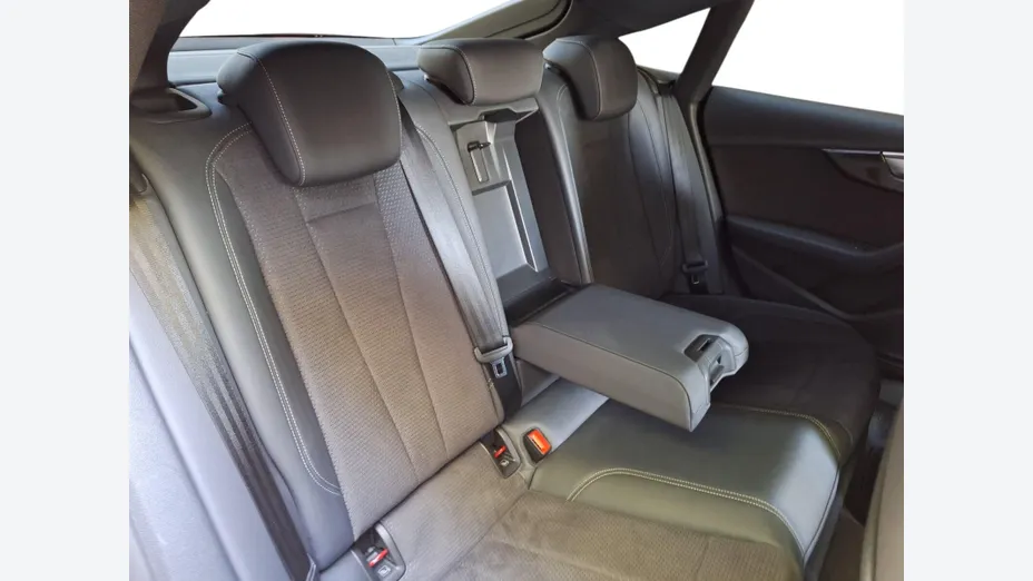 AUDI S5 -