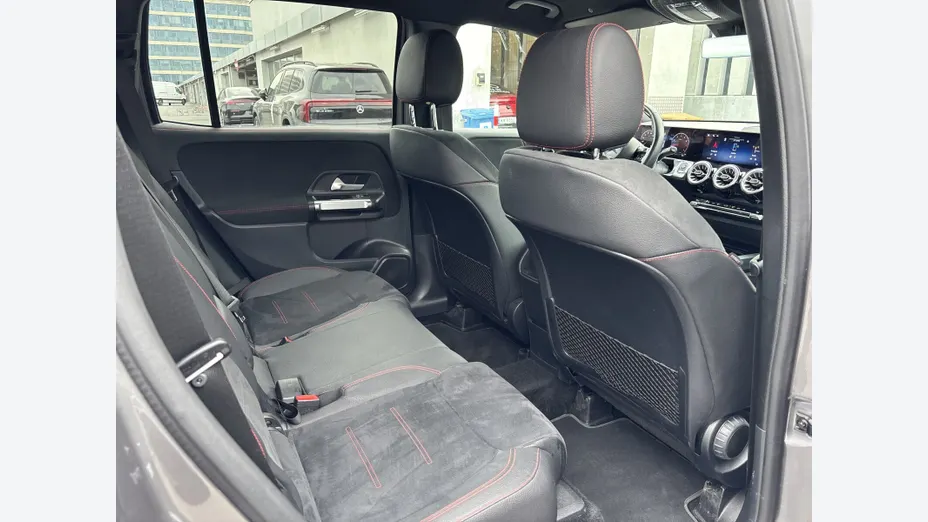 MERCEDES-BENZ GLB GLB 200 mHEV AMG Line 7G-DCT