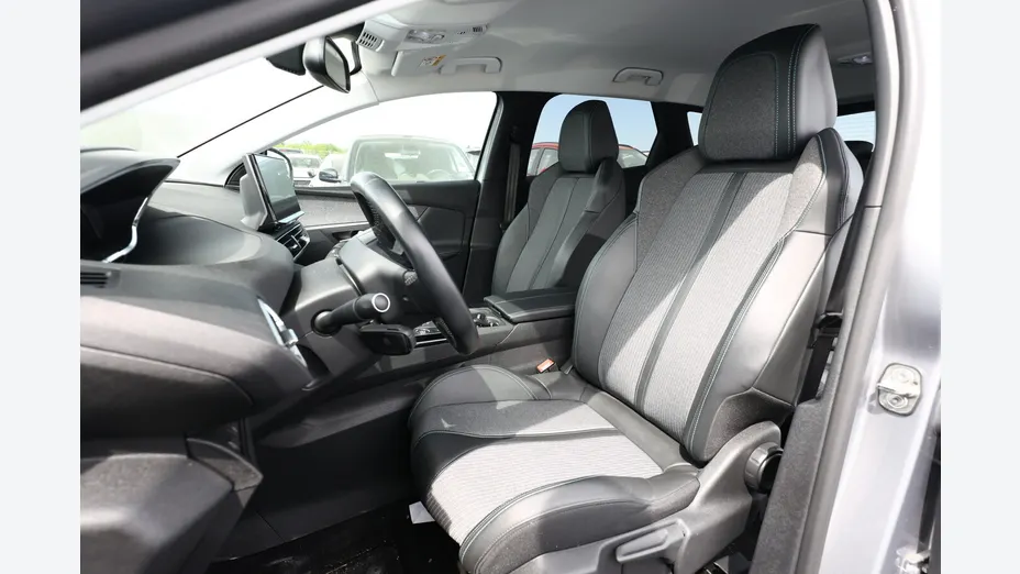 PEUGEOT 3008 -