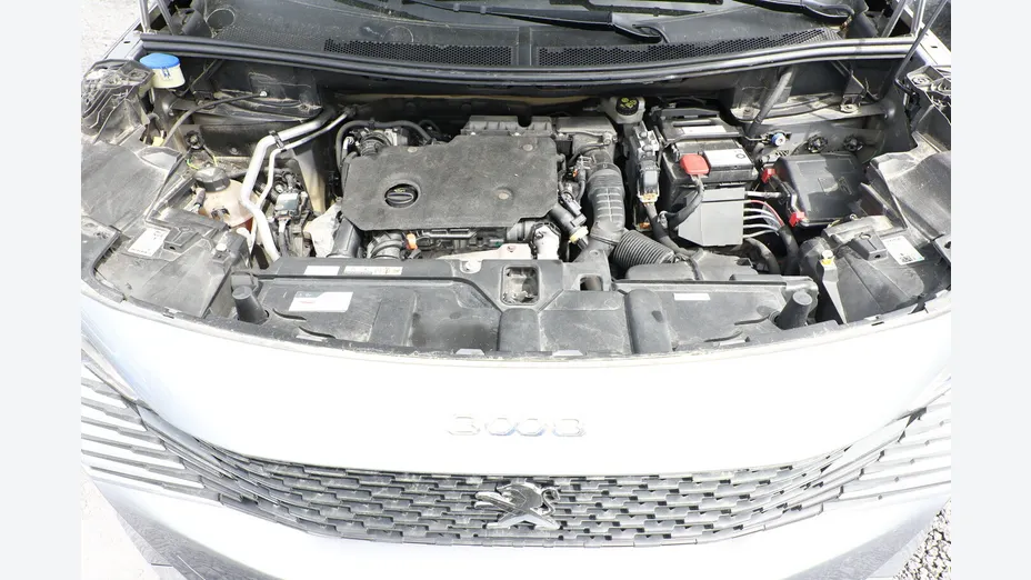 PEUGEOT 3008 -