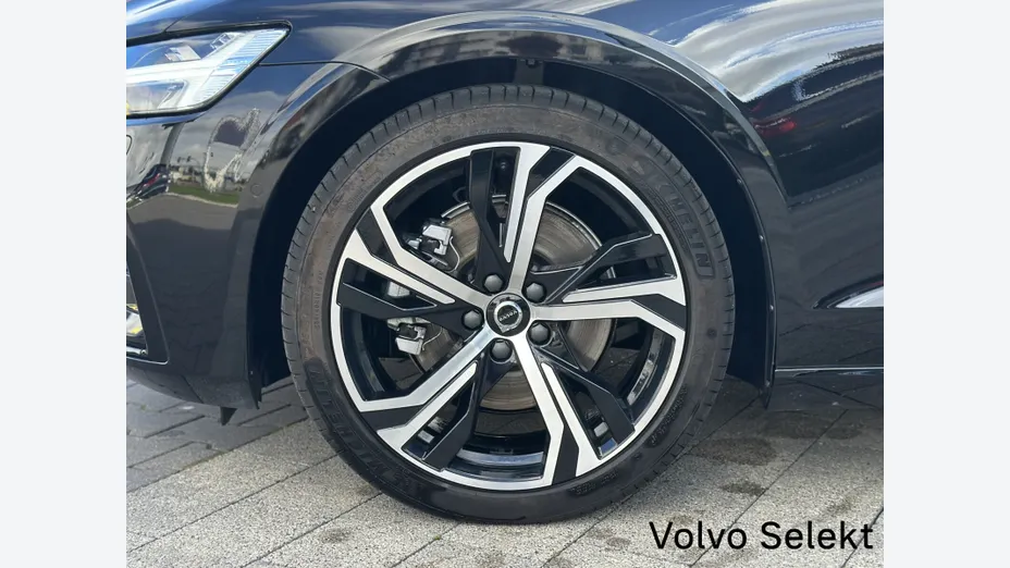 VOLVO V60 V60 B4 B Plus Dark aut