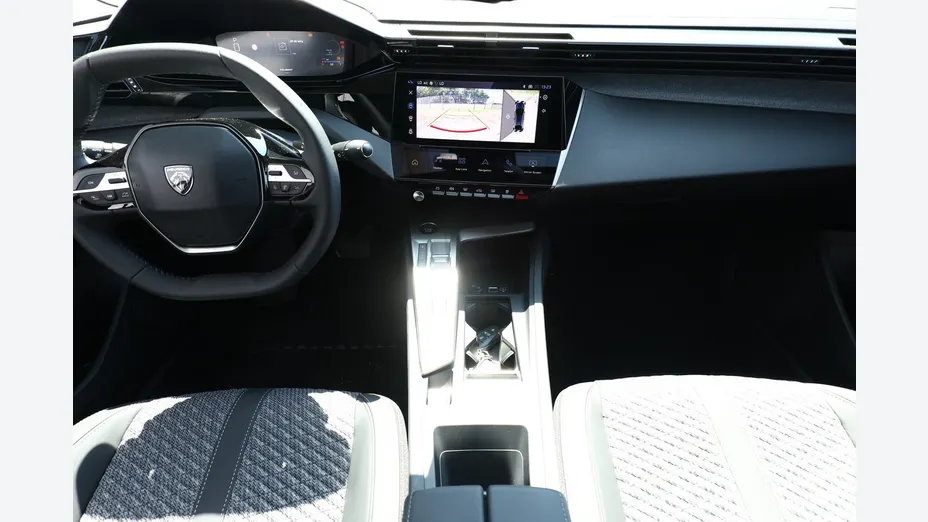 PEUGEOT 408 -
