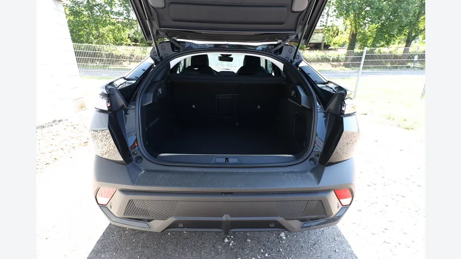PEUGEOT 408 -