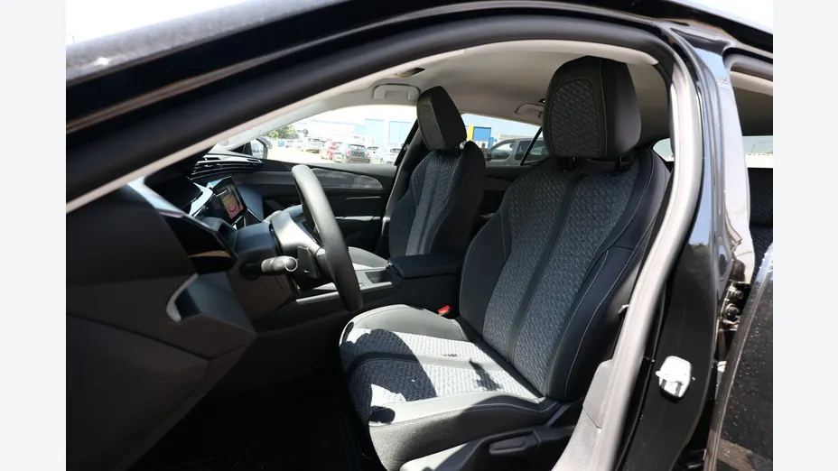 PEUGEOT 408 -
