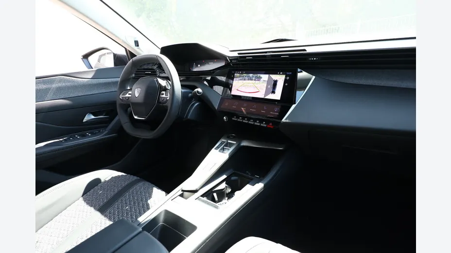 PEUGEOT 408 -