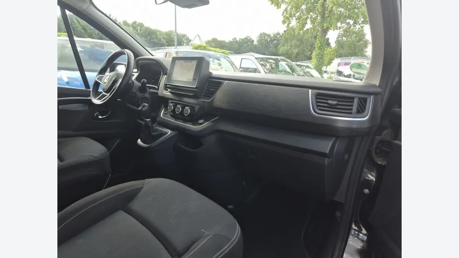 RENAULT Trafic -