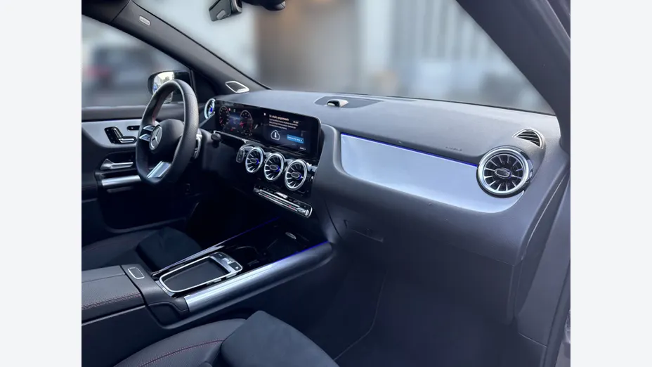 MERCEDES-BENZ GLA GLA 200 mHEV AMG Line 7G-DCT