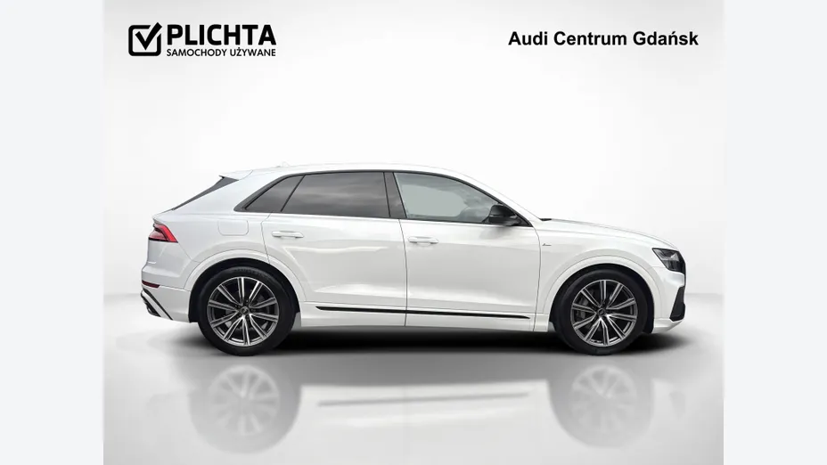AUDI Q8 -