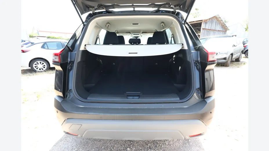 NISSAN X-Trail -