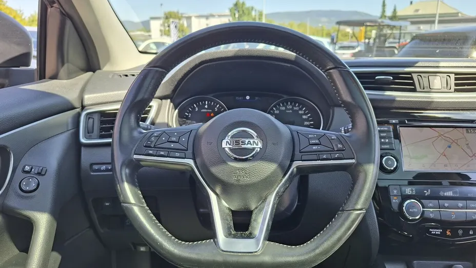 NISSAN Qashqai -