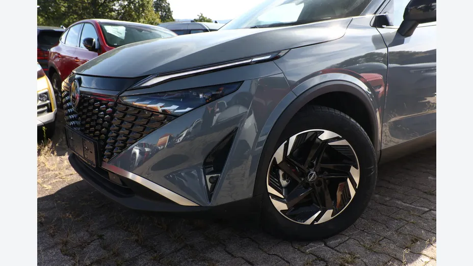 NISSAN Qashqai -
