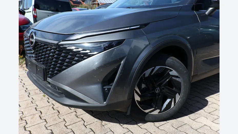 NISSAN Qashqai -