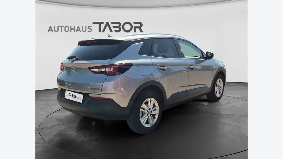 OPEL Grandland X -