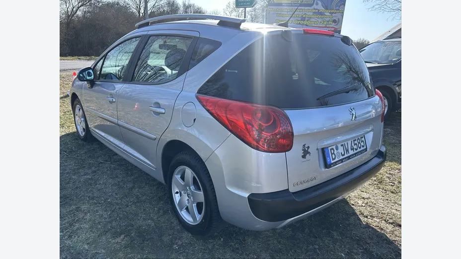 PEUGEOT 207 -