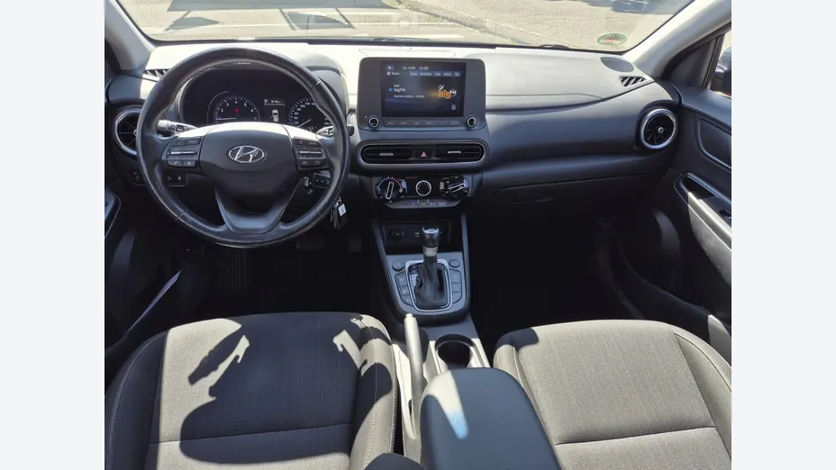 HYUNDAI Kona -