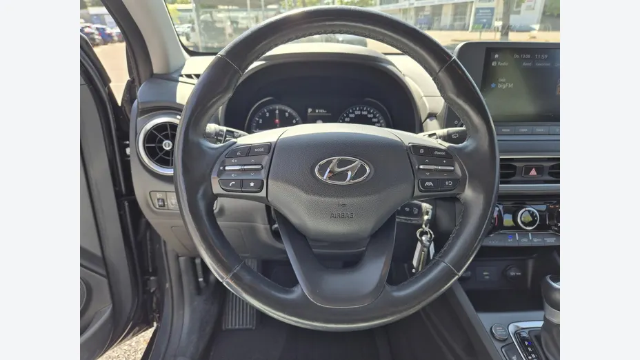HYUNDAI Kona -