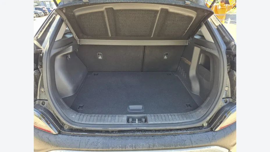 HYUNDAI Kona -