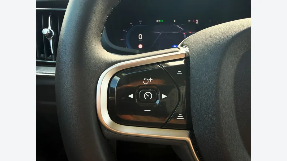 VOLVO V60 V60 CC Plus B5 B AWD aut