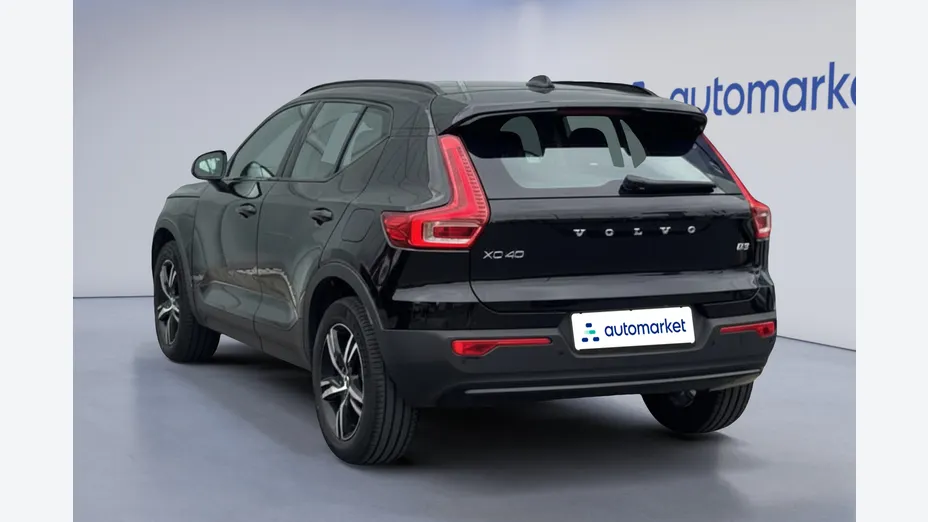 VOLVO XC40 XC40 B3 Plus Dark aut