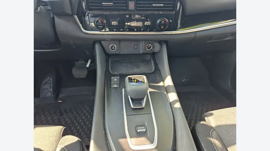 NISSAN Qashqai -