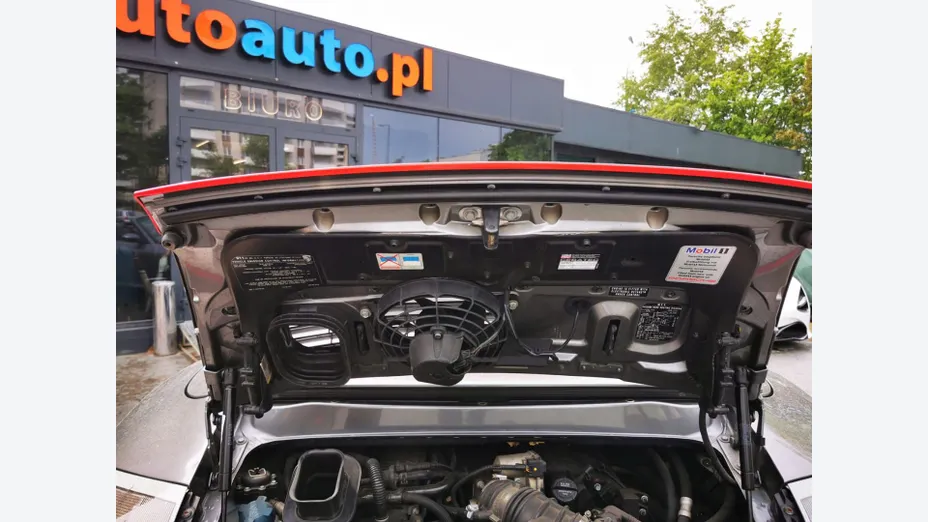 PORSCHE 911 -