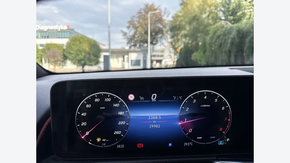 MERCEDES-BENZ GLB GLB 200 mHEV AMG Line 7G-DCT