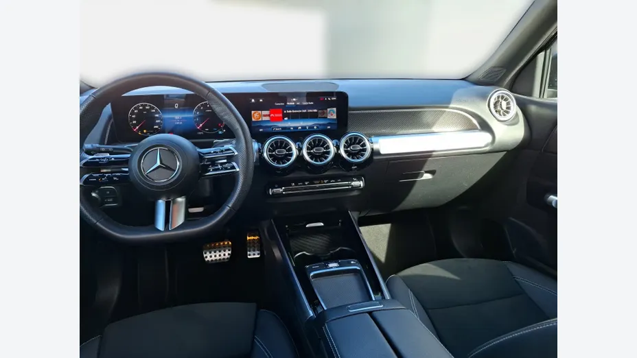 MERCEDES-BENZ GLB GLB 200 mHEV AMG Line 7G-DCT