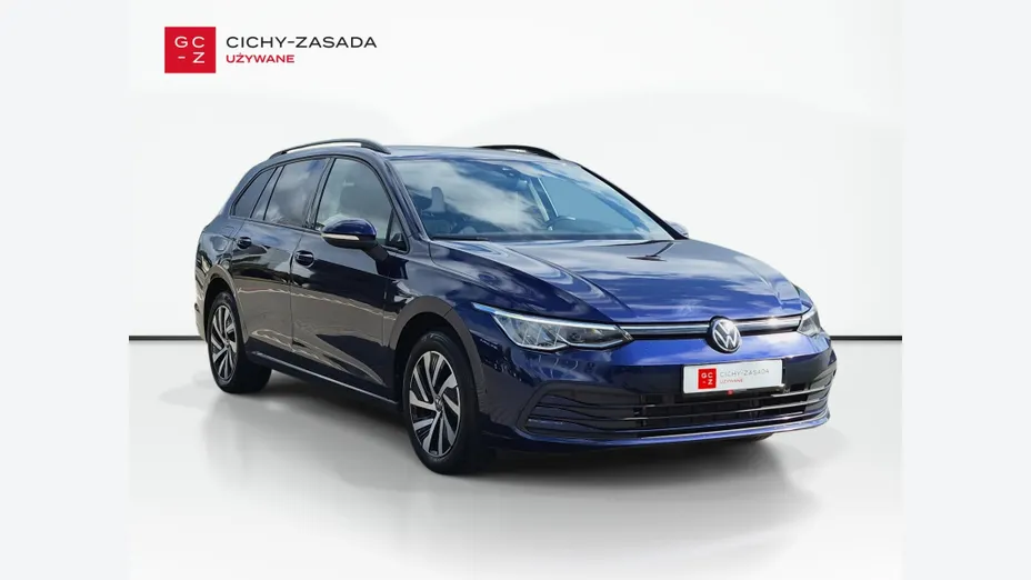 VOLKSWAGEN Golf -