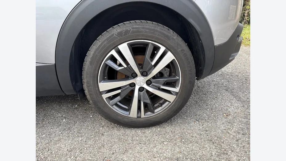 PEUGEOT 3008 -