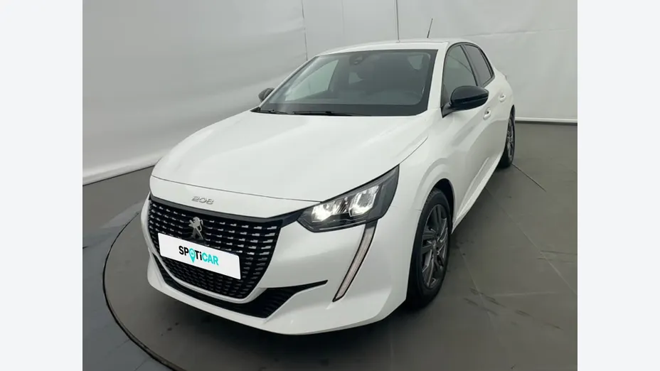 PEUGEOT 208 -