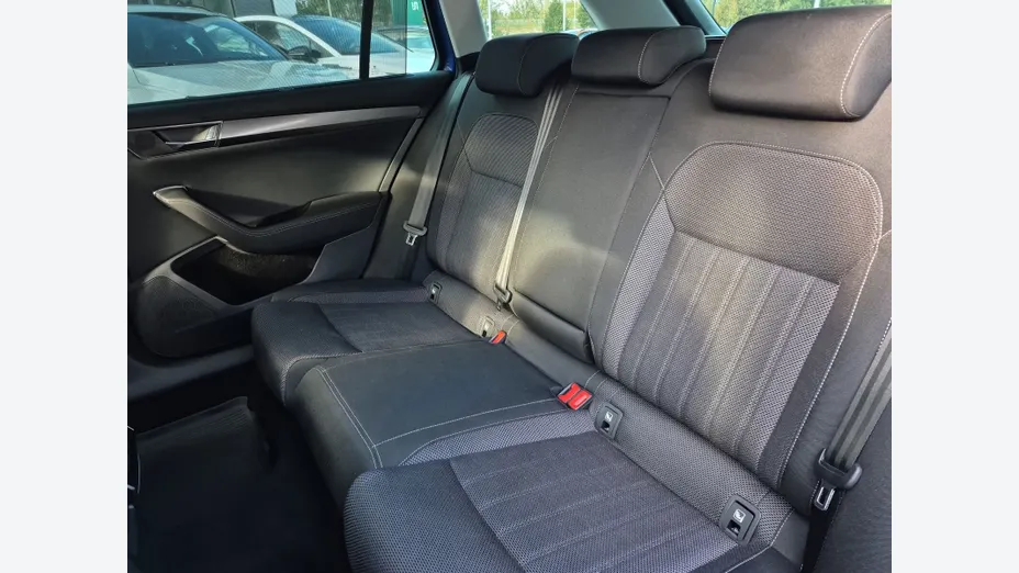 SKODA Superb -