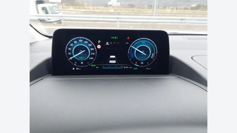 HYUNDAI Staria Staria 1.6 T-GDI HEV Luxury aut Nowy