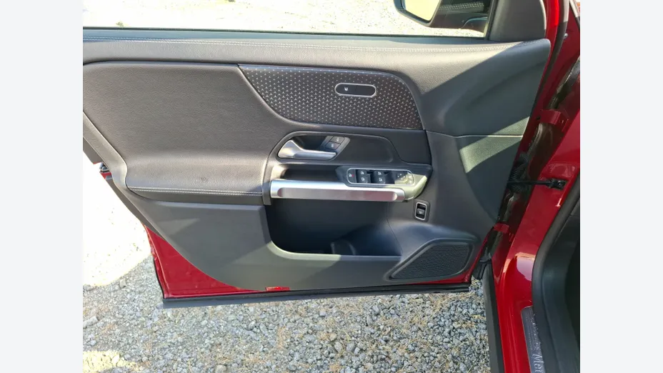 MERCEDES-BENZ GLB GLB 200 mHEV Progressive 7G-DCT