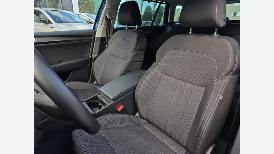 SKODA Superb -