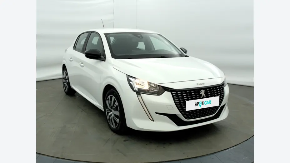 PEUGEOT 208 -