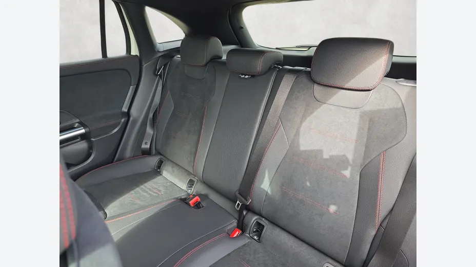 MERCEDES-BENZ GLA GLA 200 AMG Line Nowy