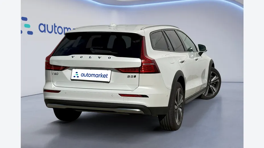 VOLVO V60 V60 CC Plus B5 B AWD aut