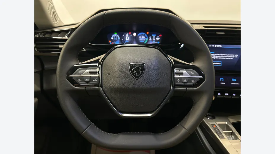 PEUGEOT 408 -