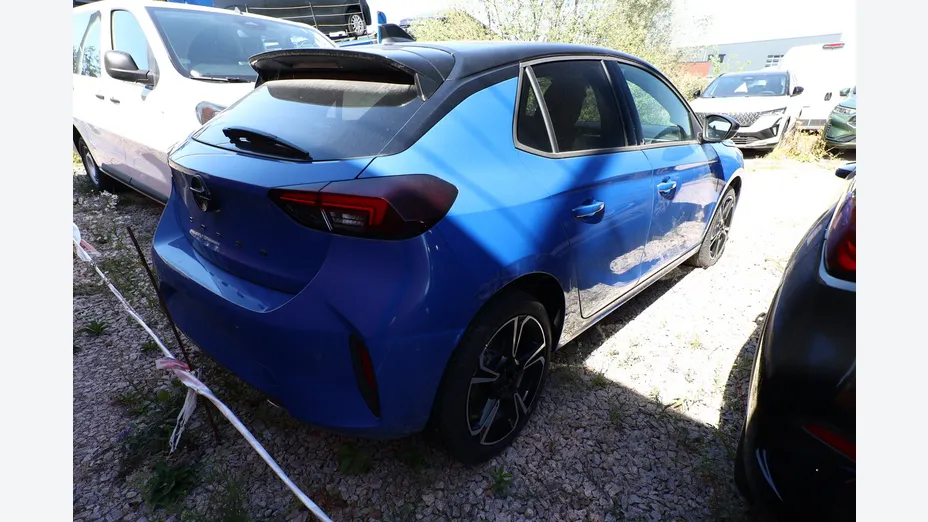 OPEL Corsa -