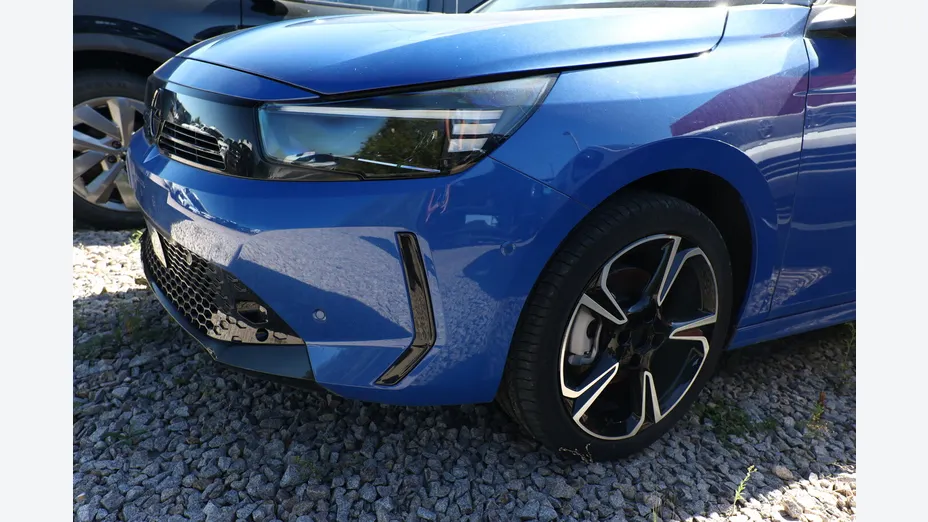 OPEL Corsa -