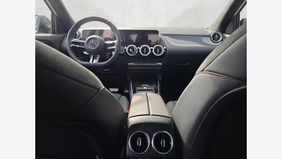 MERCEDES-BENZ GLA GLA 200 AMG Line Nowy