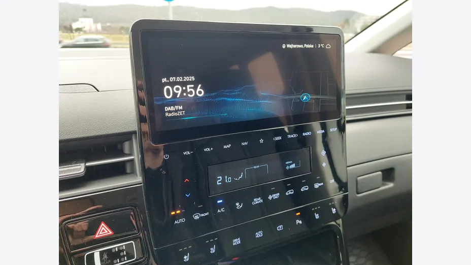 HYUNDAI Staria Staria 1.6 T-GDI HEV Luxury aut Nowy
