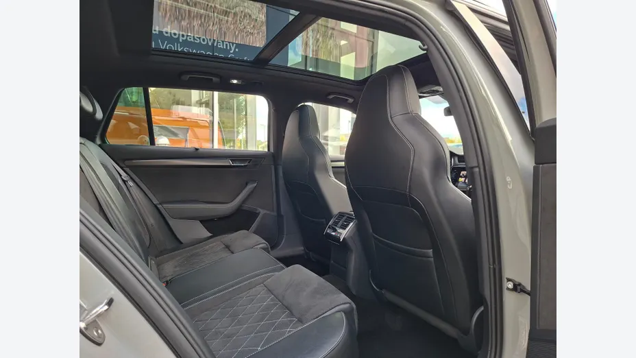 SKODA Superb Superb 2.0 TDI SCR Sportline DSG