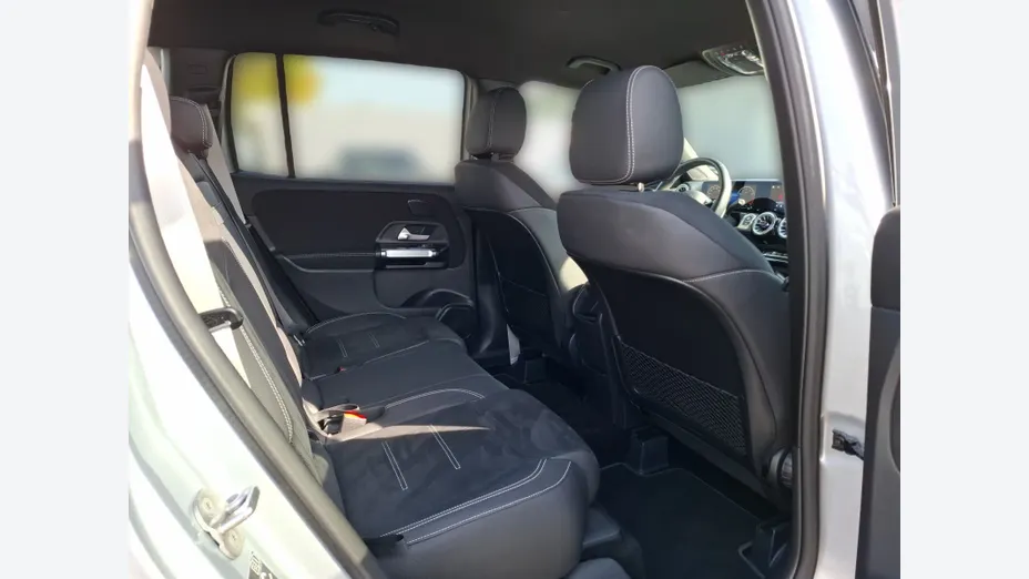 MERCEDES-BENZ GLB GLB 200 mHEV AMG Line 7G-DCT