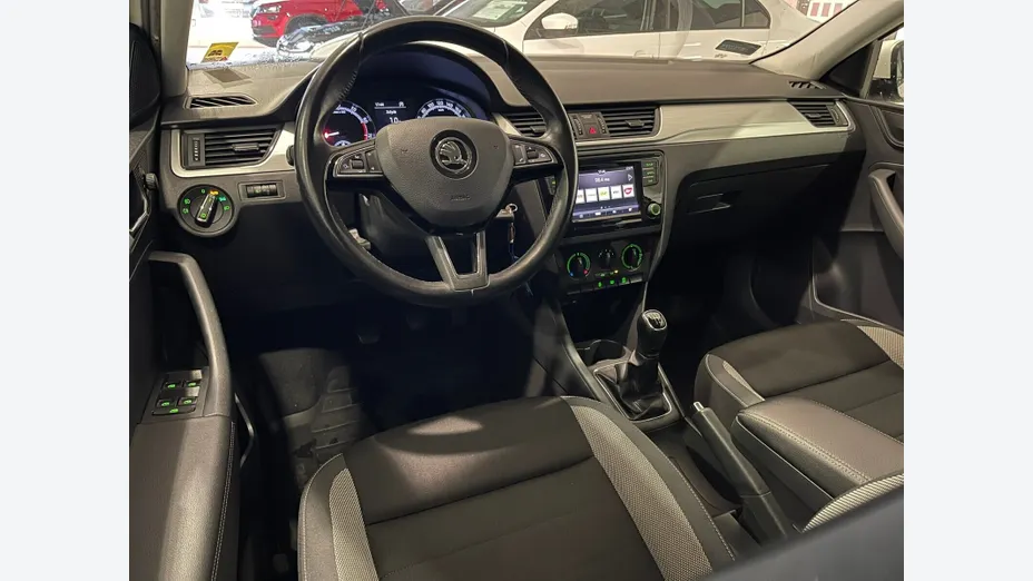 SKODA Rapid Rapid 1.0 TSI Ambition