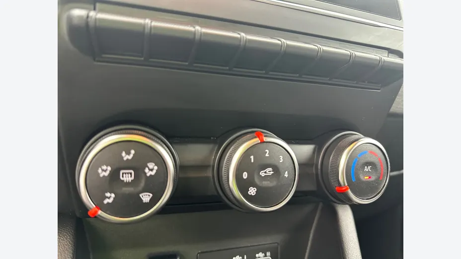 RENAULT Clio -