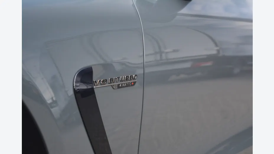 MERCEDES-BENZ AMG GT -