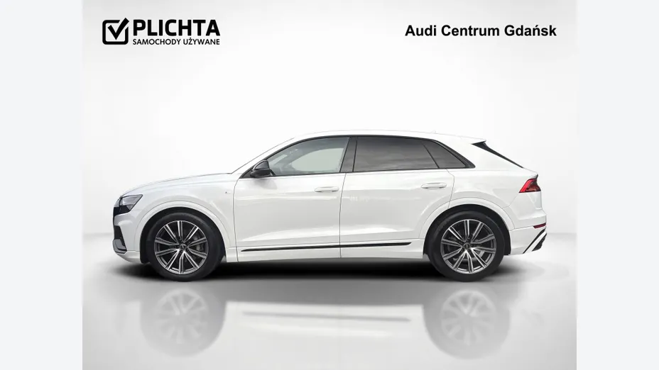 AUDI Q8 -