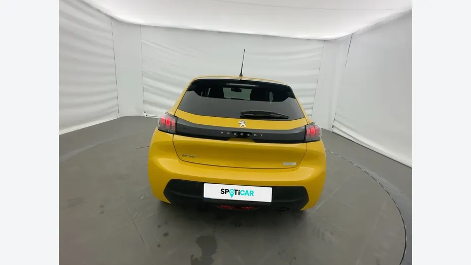 PEUGEOT 208 -