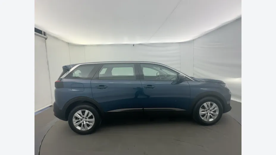 PEUGEOT 5008 -